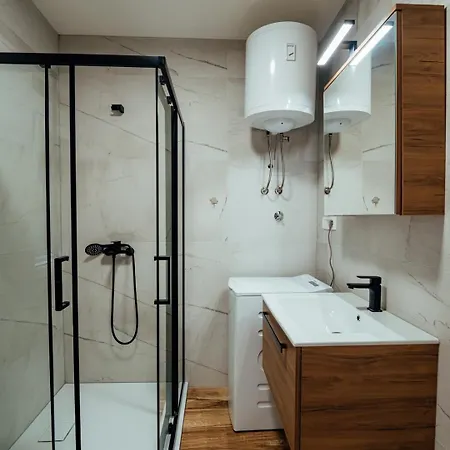 Apartman Budimir * إيموتسكي