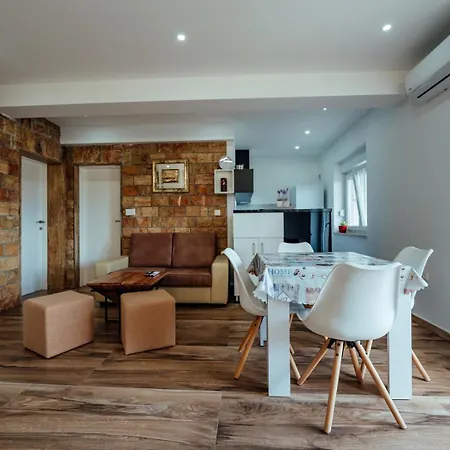 Apartman Budimir * إيموتسكي