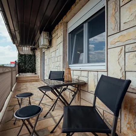 Apartman Budimir إيموتسكي